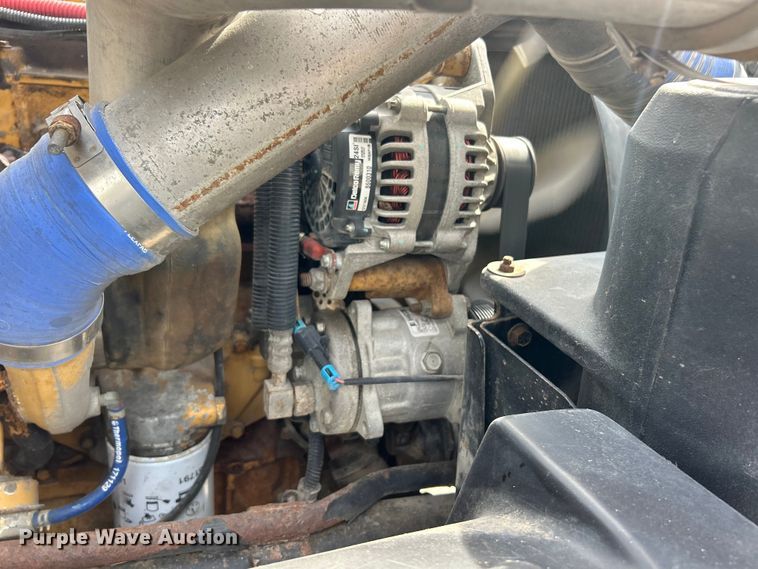 image for item ET3468 2002 Freightliner FL60 utility / service truck