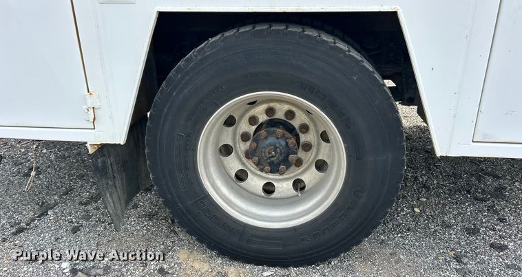 image for item ET3468 2002 Freightliner FL60 utility / service truck