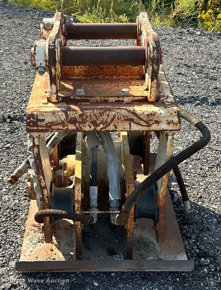 image for item ET3470 C&P Attachments excavator plate compactor