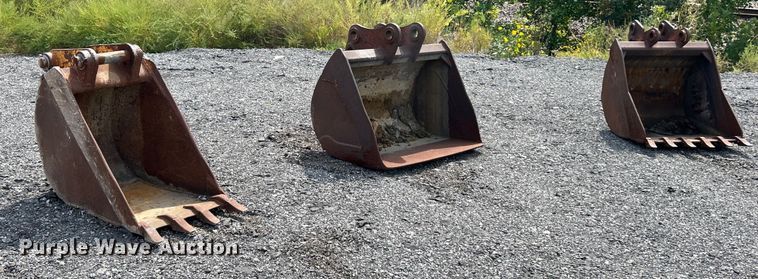 image for item ET3471 (3) backhoe buckets