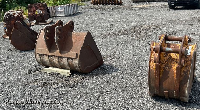 image for item ET3471 (3) backhoe buckets