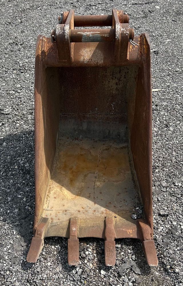 image for item ET3471 (3) backhoe buckets