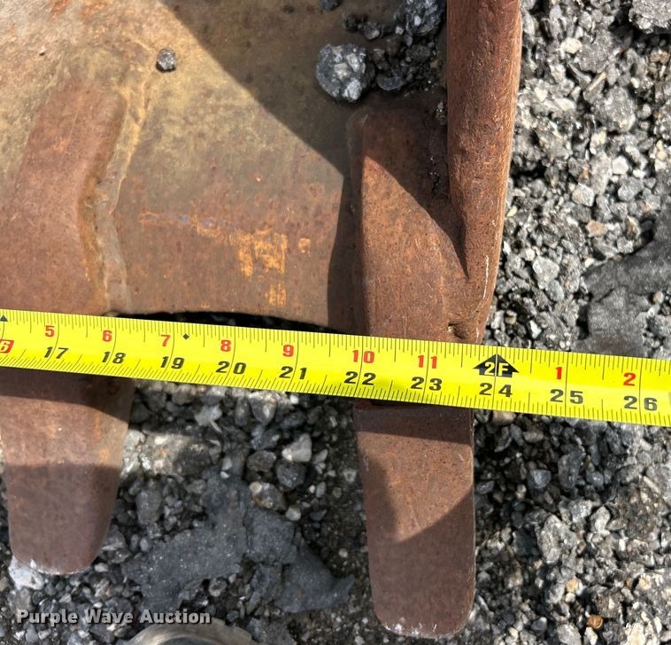 image for item ET3471 (3) backhoe buckets