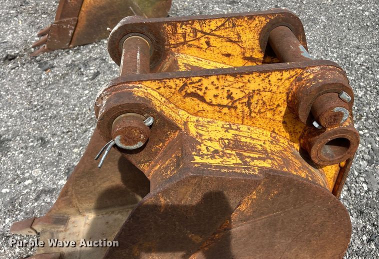 image for item ET3471 (3) backhoe buckets