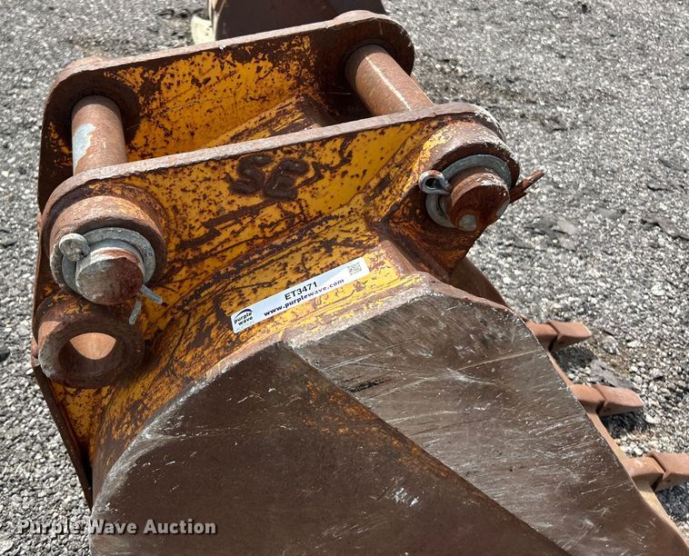 image for item ET3471 (3) backhoe buckets