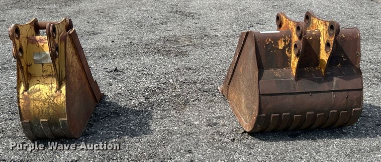 image for item ET3472 (2) backhoe buckets
