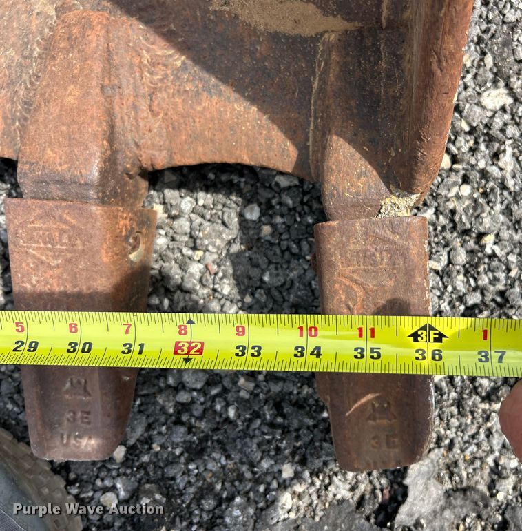 image for item ET3472 (2) backhoe buckets