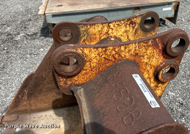 image for item ET3472 (2) backhoe buckets