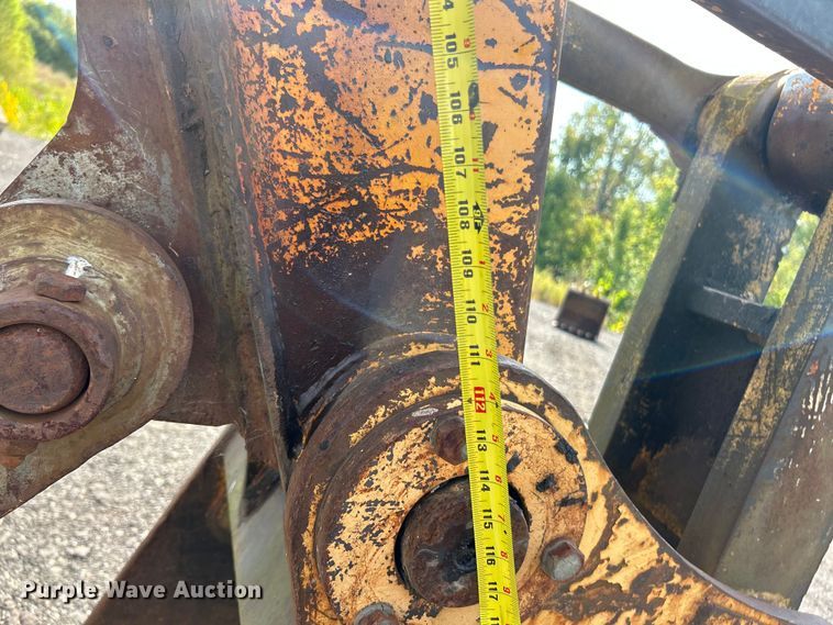 image for item ET3474 1988 John Deere 690D excavator