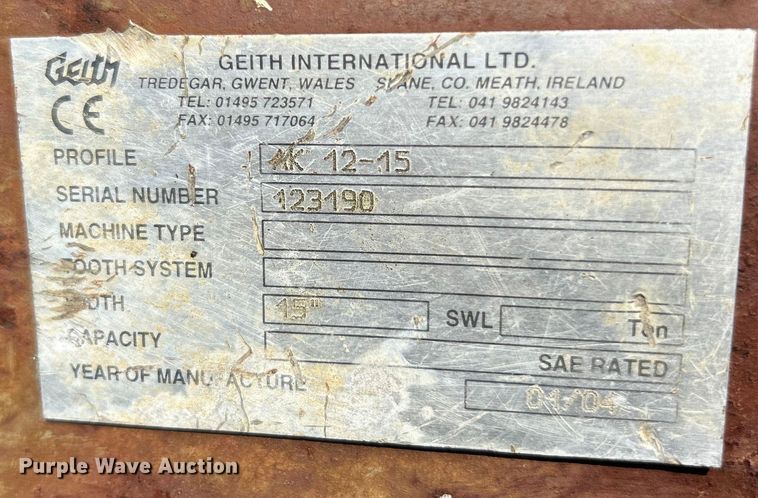 image for item ET3474 1988 John Deere 690D excavator