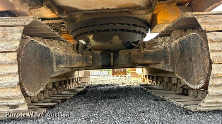 image for item ET3474 1988 John Deere 690D excavator