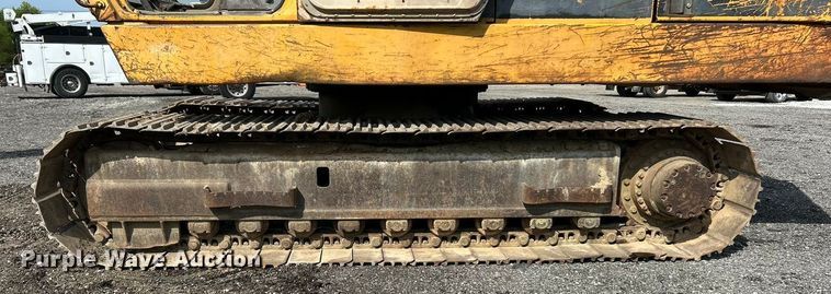 image for item ET3474 1988 John Deere 690D excavator