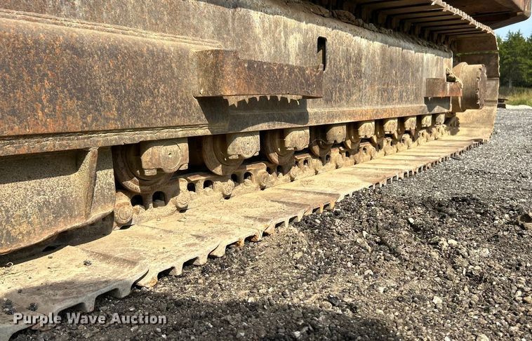 image for item ET3474 1988 John Deere 690D excavator