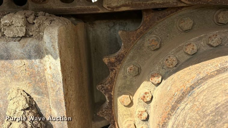 image for item ET3474 1988 John Deere 690D excavator