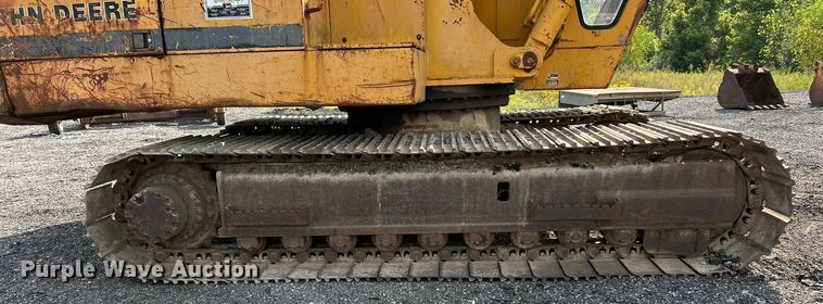 image for item ET3474 1988 John Deere 690D excavator