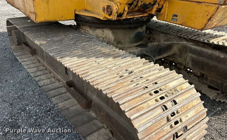 image for item ET3474 1988 John Deere 690D excavator