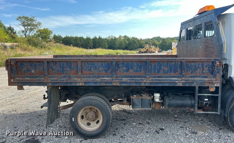 image for item ET3477 1996 Mitsubishi Fuso FH211 dump flatbed truck