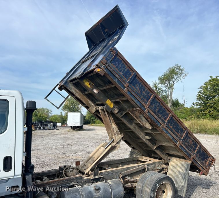 image for item ET3477 1996 Mitsubishi Fuso FH211 dump flatbed truck