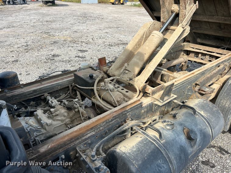 image for item ET3477 1996 Mitsubishi Fuso FH211 dump flatbed truck