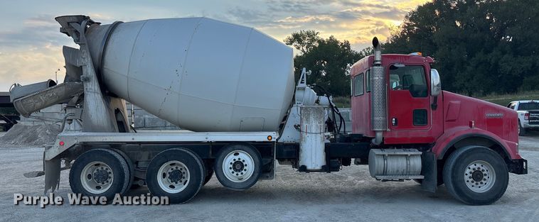 image for item ET4612 2007 Kenworth T800 ready mix truck