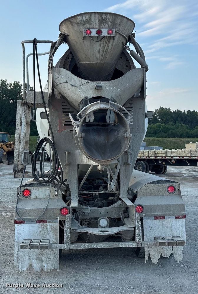 image for item ET4612 2007 Kenworth T800 ready mix truck