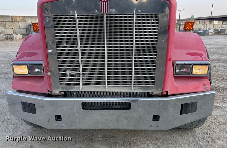 image for item ET4612 2007 Kenworth T800 ready mix truck