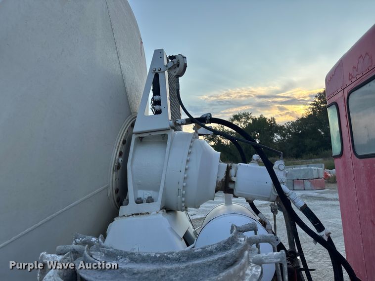 image for item ET4612 2007 Kenworth T800 ready mix truck