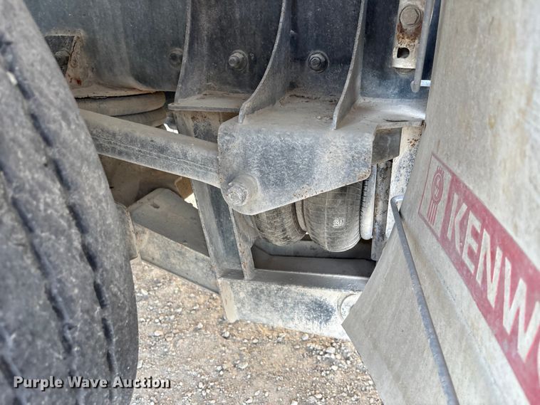 image for item ET4612 2007 Kenworth T800 ready mix truck