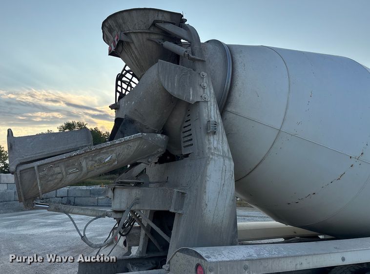 image for item ET4612 2007 Kenworth T800 ready mix truck