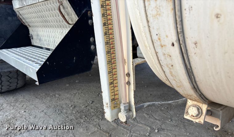 image for item ET4612 2007 Kenworth T800 ready mix truck