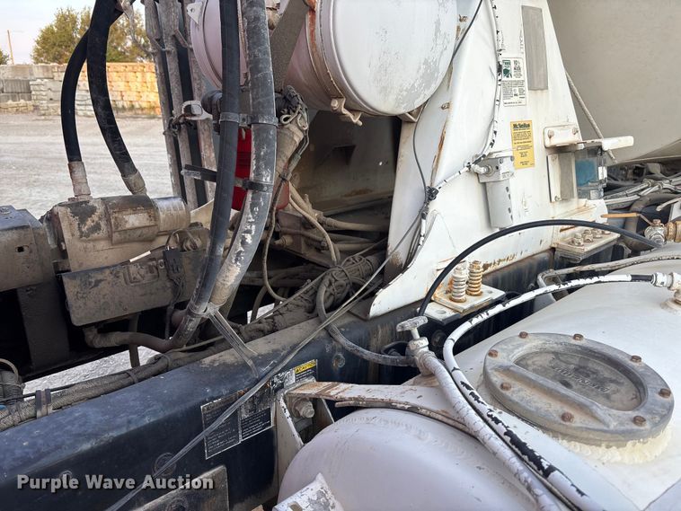 image for item ET4612 2007 Kenworth T800 ready mix truck