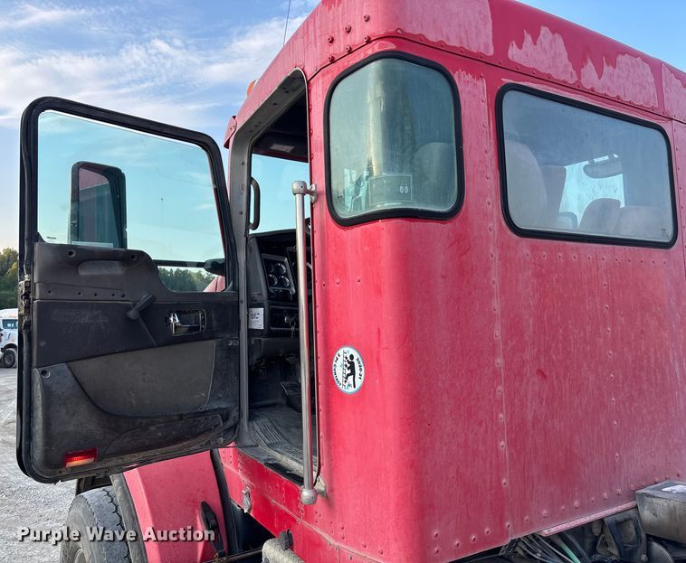 image for item ET4612 2007 Kenworth T800 ready mix truck