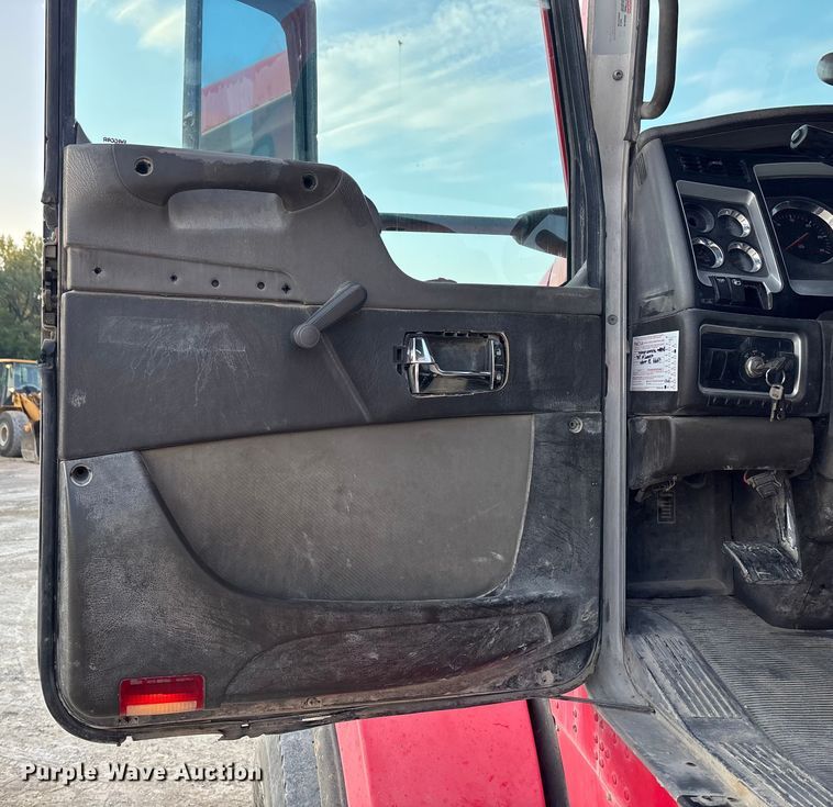 image for item ET4612 2007 Kenworth T800 ready mix truck