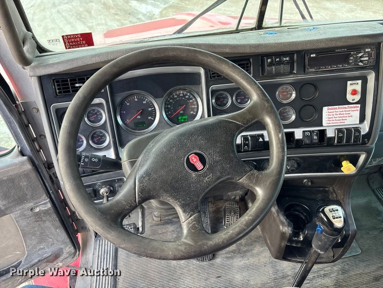 image for item ET4612 2007 Kenworth T800 ready mix truck