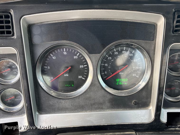 image for item ET4612 2007 Kenworth T800 ready mix truck