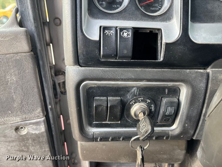 image for item ET4612 2007 Kenworth T800 ready mix truck