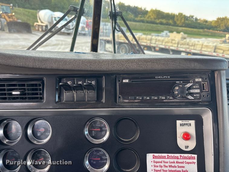 image for item ET4612 2007 Kenworth T800 ready mix truck