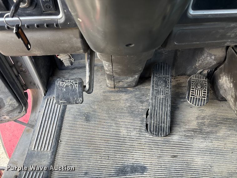 image for item ET4612 2007 Kenworth T800 ready mix truck