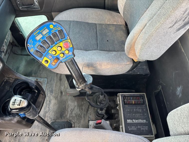 image for item ET4612 2007 Kenworth T800 ready mix truck