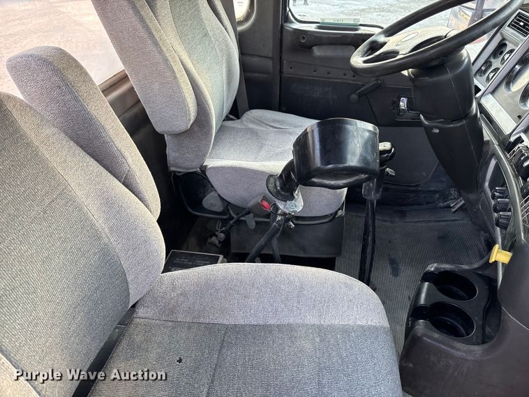 image for item ET4612 2007 Kenworth T800 ready mix truck