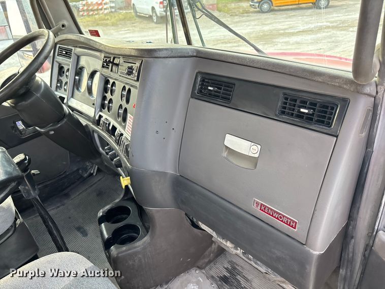 image for item ET4612 2007 Kenworth T800 ready mix truck