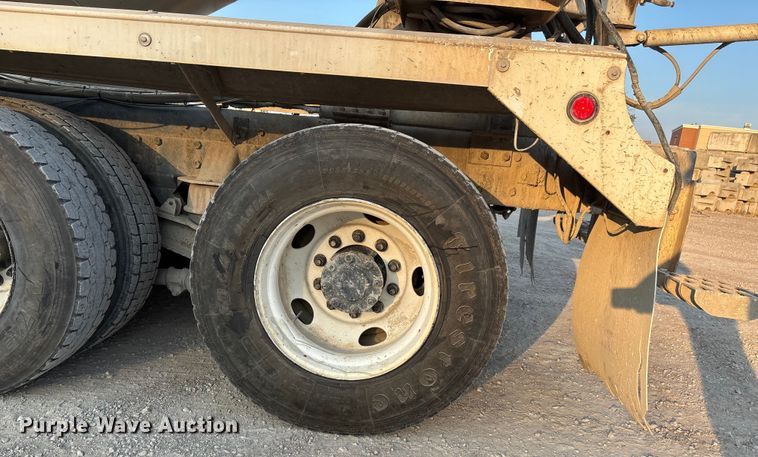 image for item ET4612 2007 Kenworth T800 ready mix truck