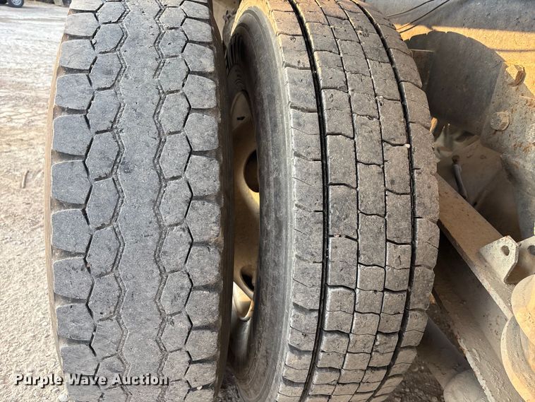 image for item ET4612 2007 Kenworth T800 ready mix truck