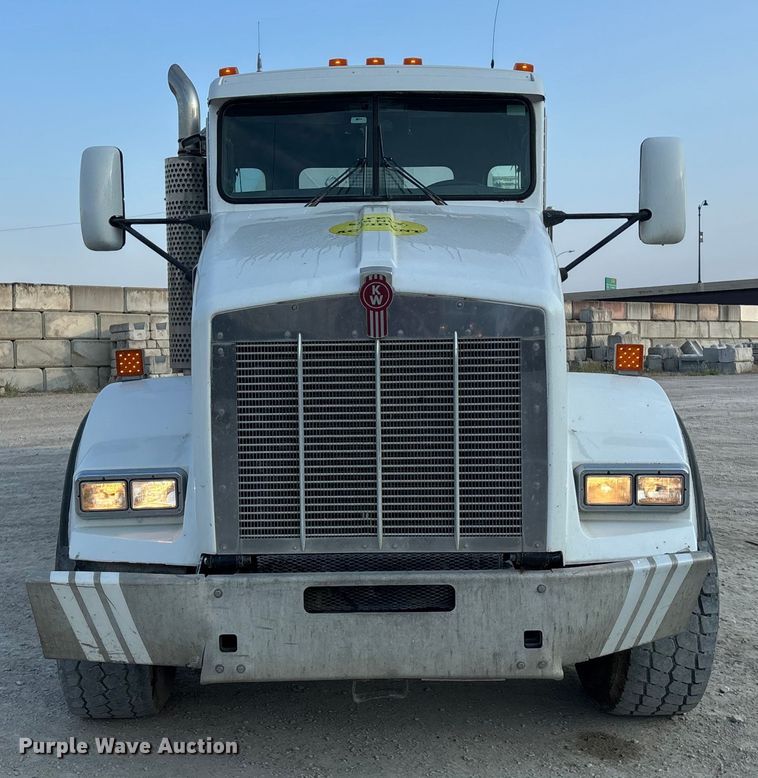 image for item ET4613 2007 Kenworth T800 ready mix truck