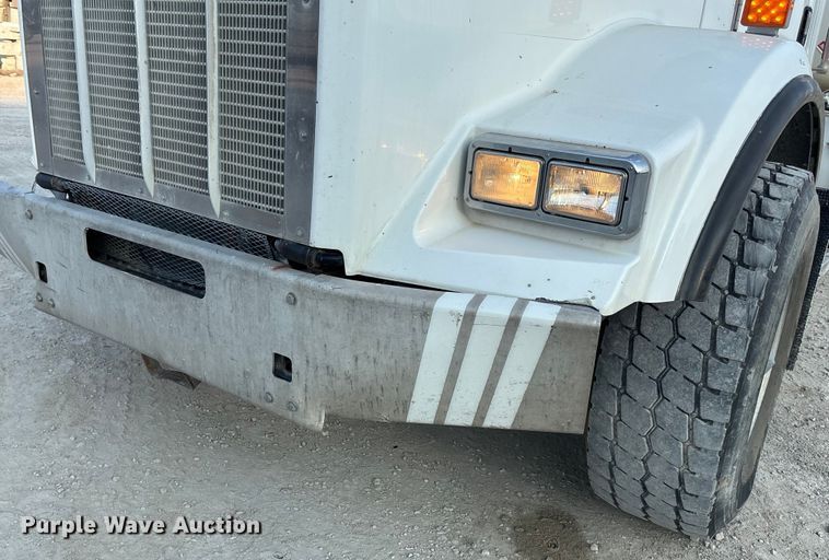 image for item ET4613 2007 Kenworth T800 ready mix truck