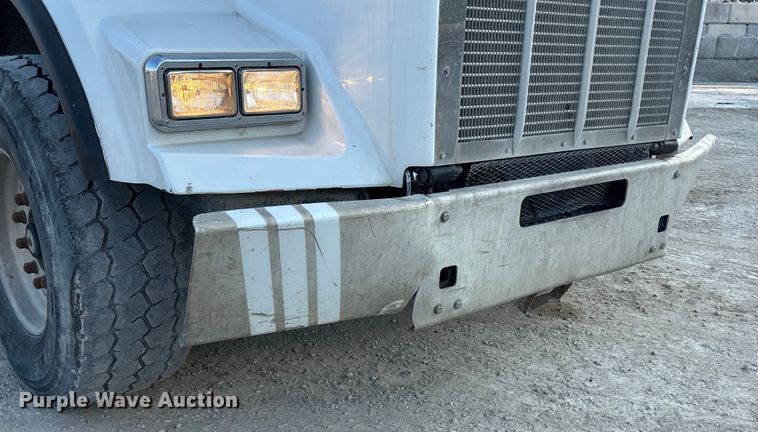 image for item ET4613 2007 Kenworth T800 ready mix truck