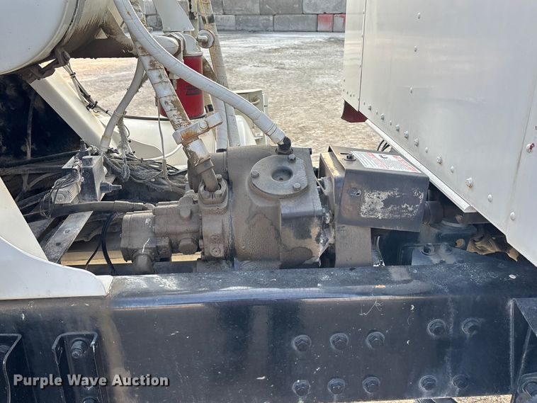 image for item ET4613 2007 Kenworth T800 ready mix truck