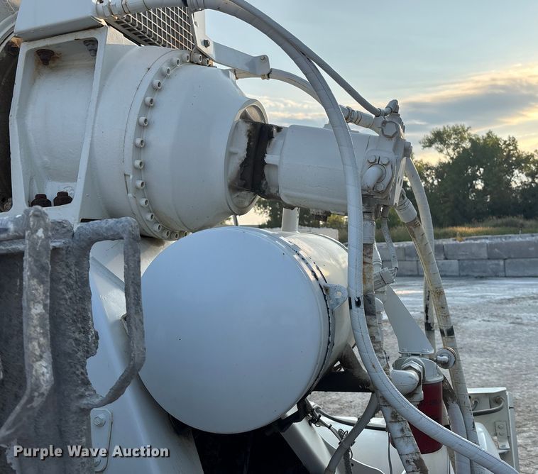 image for item ET4613 2007 Kenworth T800 ready mix truck