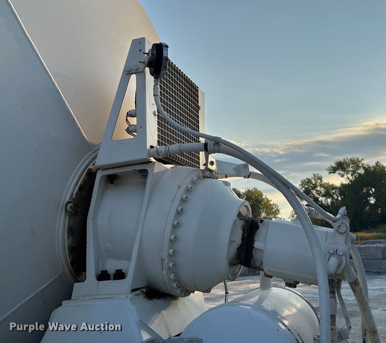 image for item ET4613 2007 Kenworth T800 ready mix truck