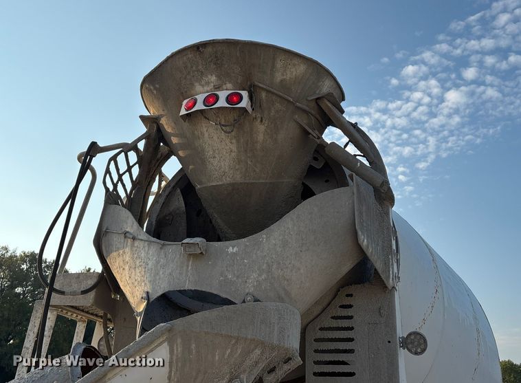 image for item ET4613 2007 Kenworth T800 ready mix truck